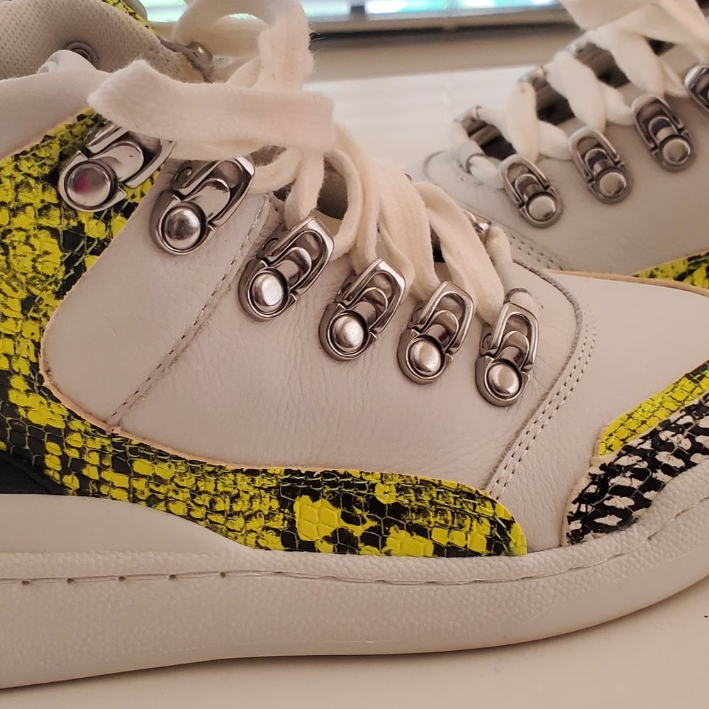 SHOES - Picture 2 of 3